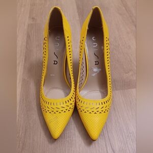 Unisa yellow muster heels size 7.5